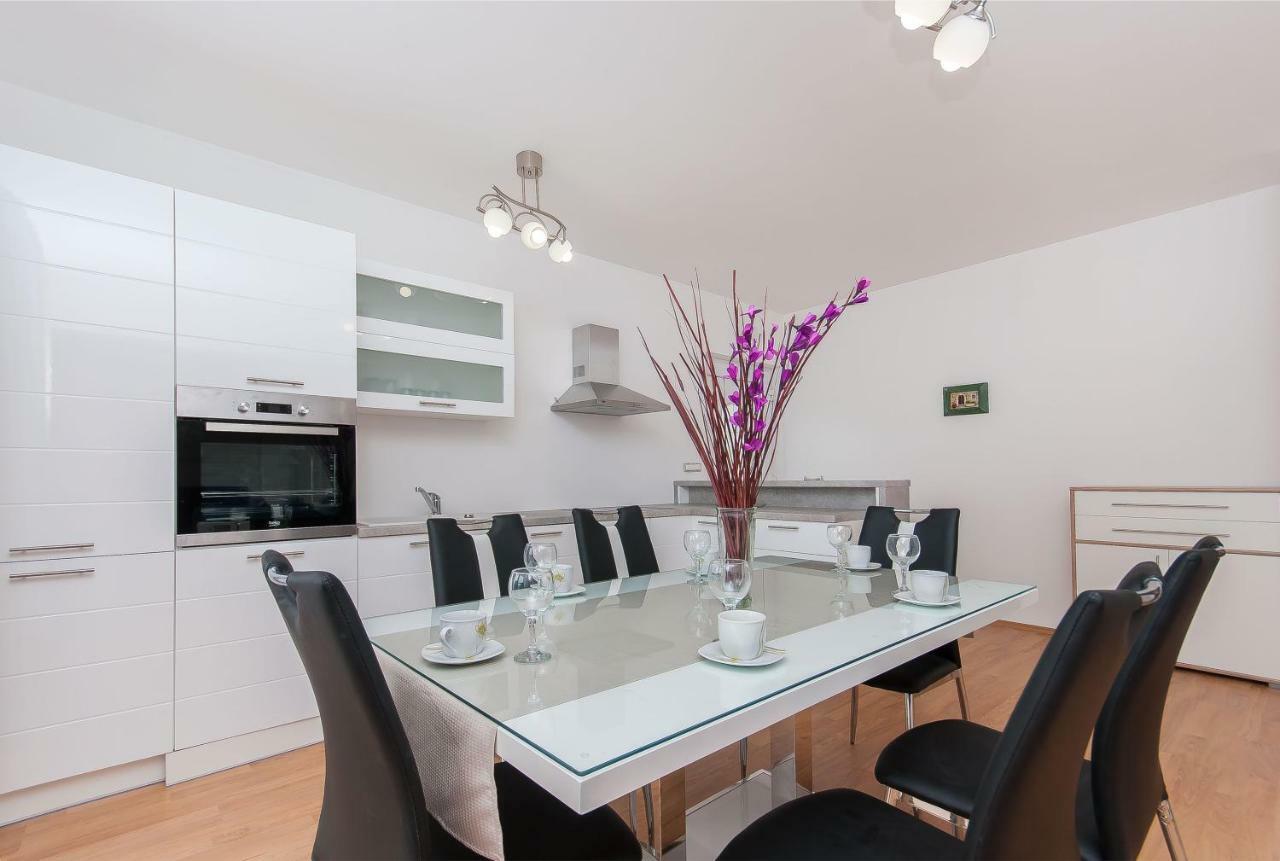 Apartman Mira- 奥米什 外观 照片