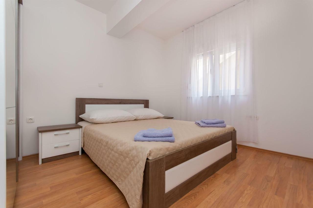 Apartman Mira- 奥米什 外观 照片