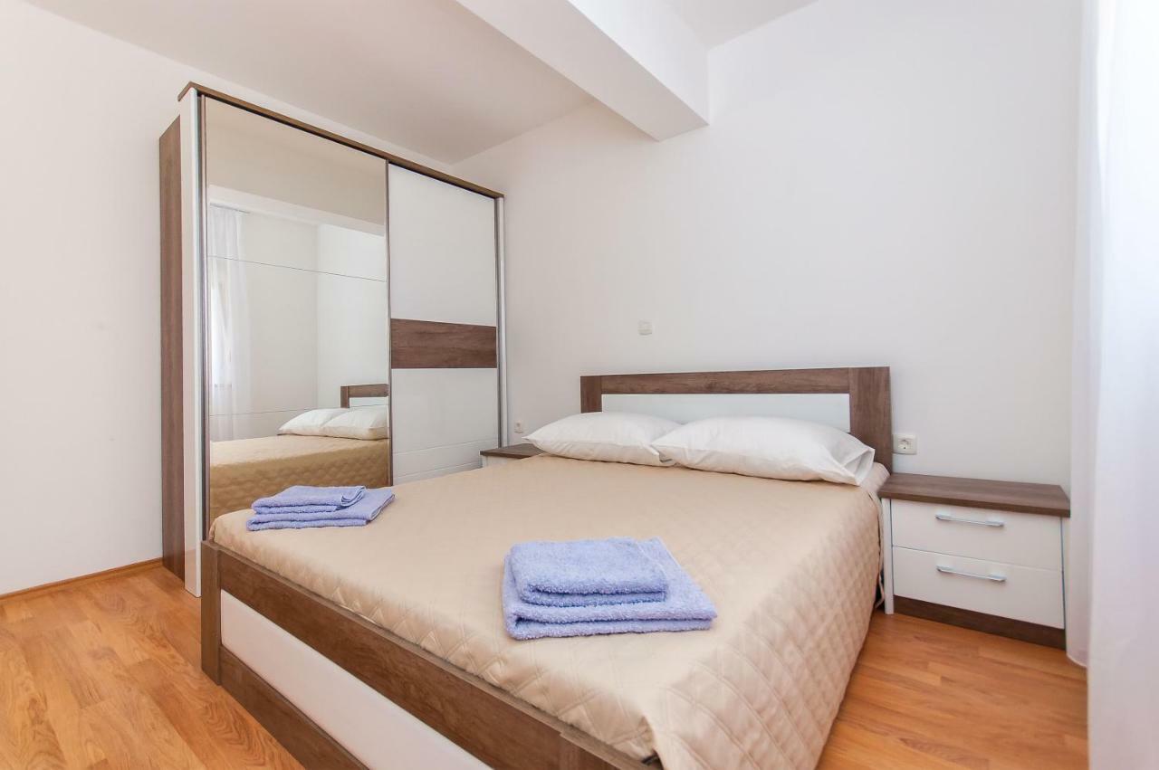 Apartman Mira- 奥米什 外观 照片